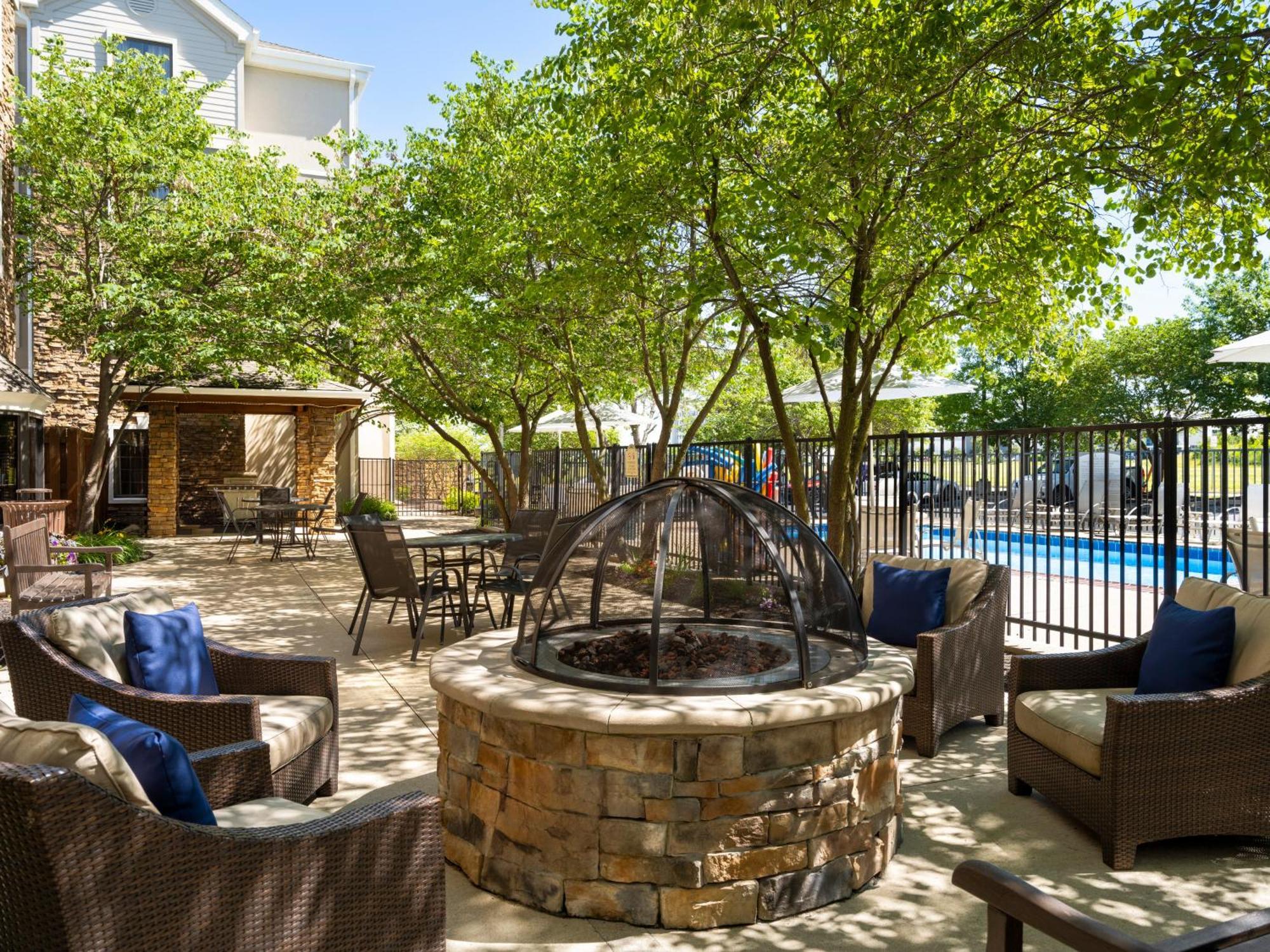 Staybridge Suites Indianapolis-Airport By Ihg Plainfield Exterior foto